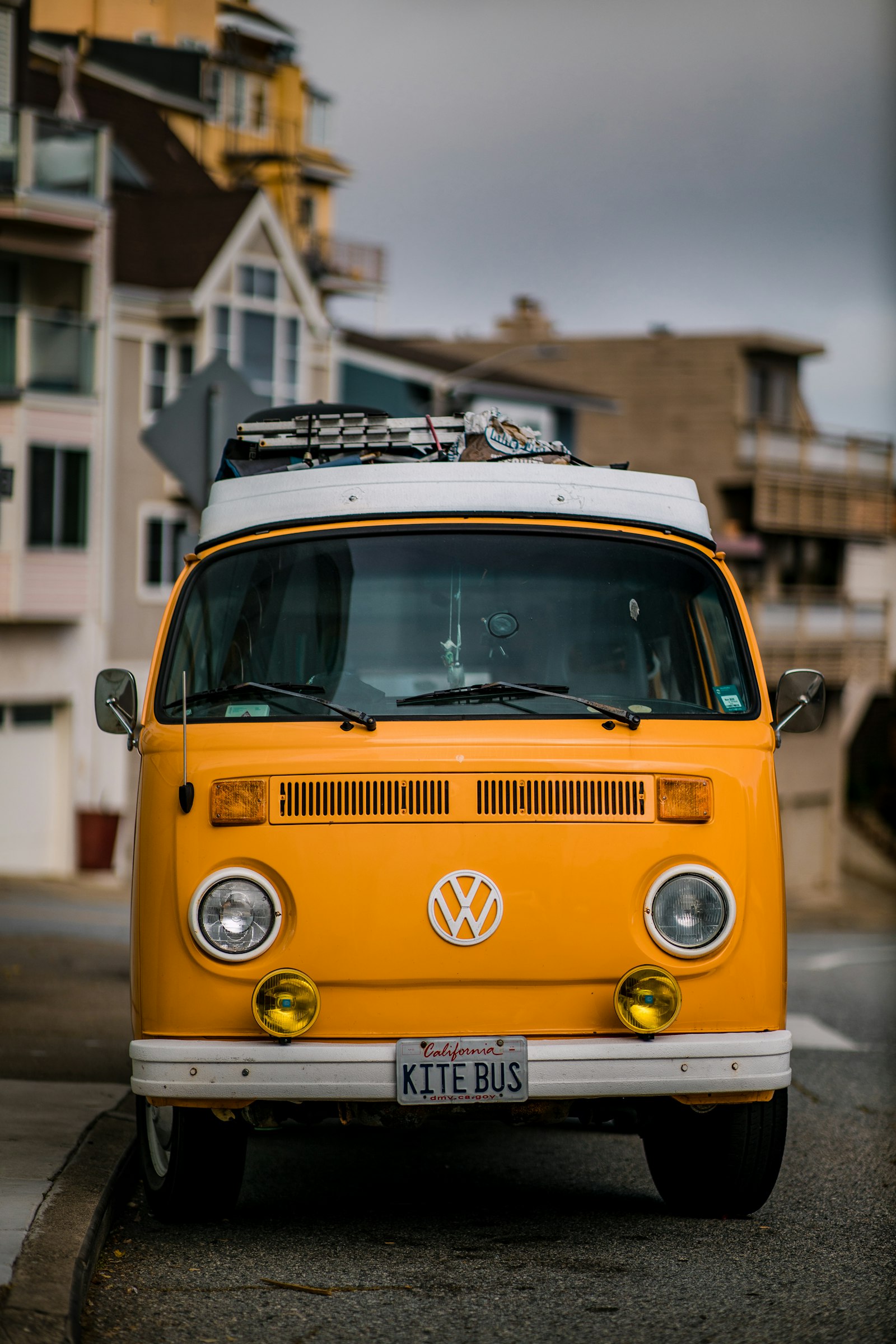 Canon EOS R + Canon EF 85mm F1.4L IS USM sample photo. Orange and white volkswagen photography