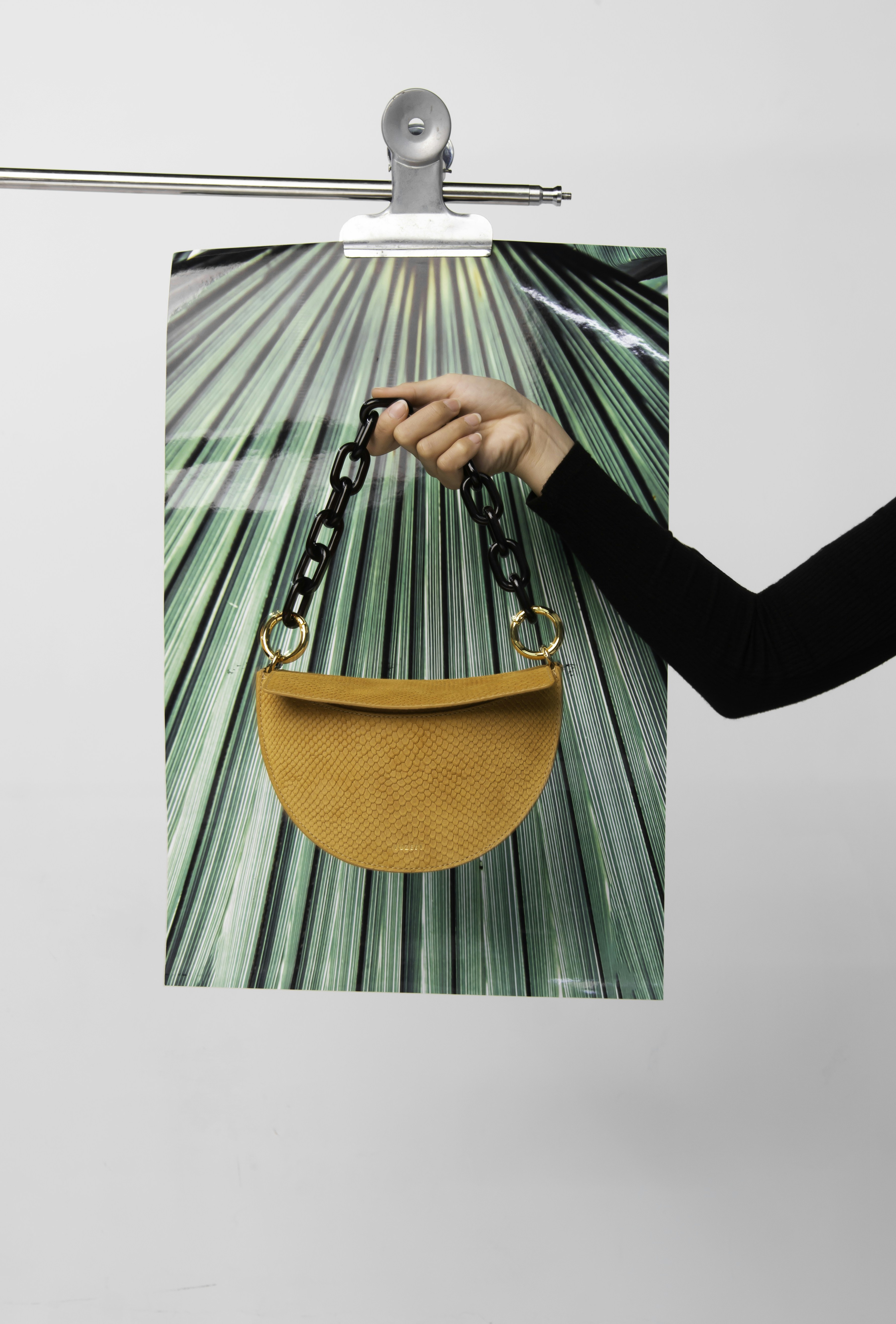 neutral handbag wallpaper, wallpaper, Handbag Colors: Choosing Versatile Styles 3