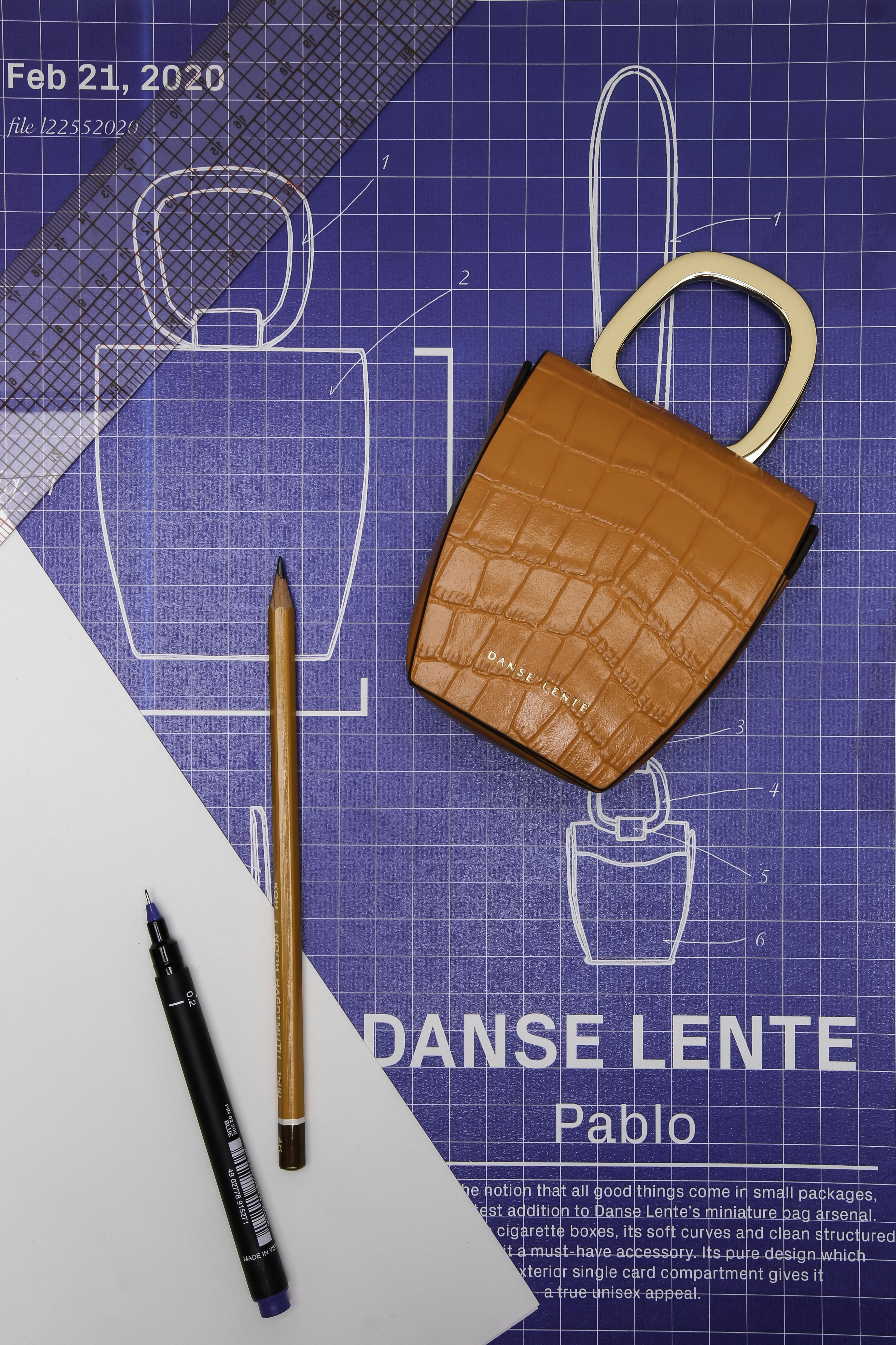 #fashion #bag #minimal #minimalist #minimalism #danselente #pop #concept #minibag #fashionista #accessories