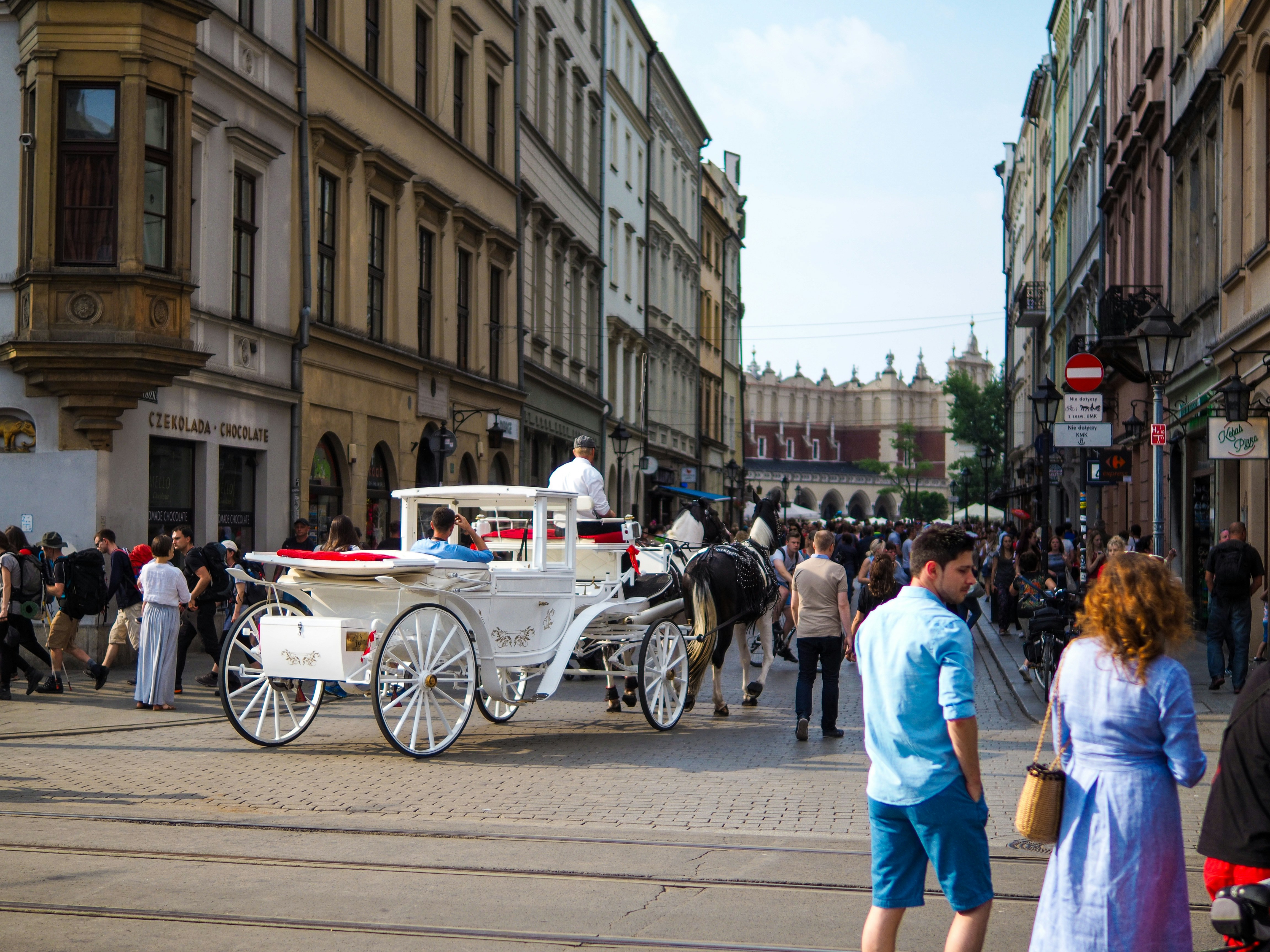 Kraków obwarzanek street cart
