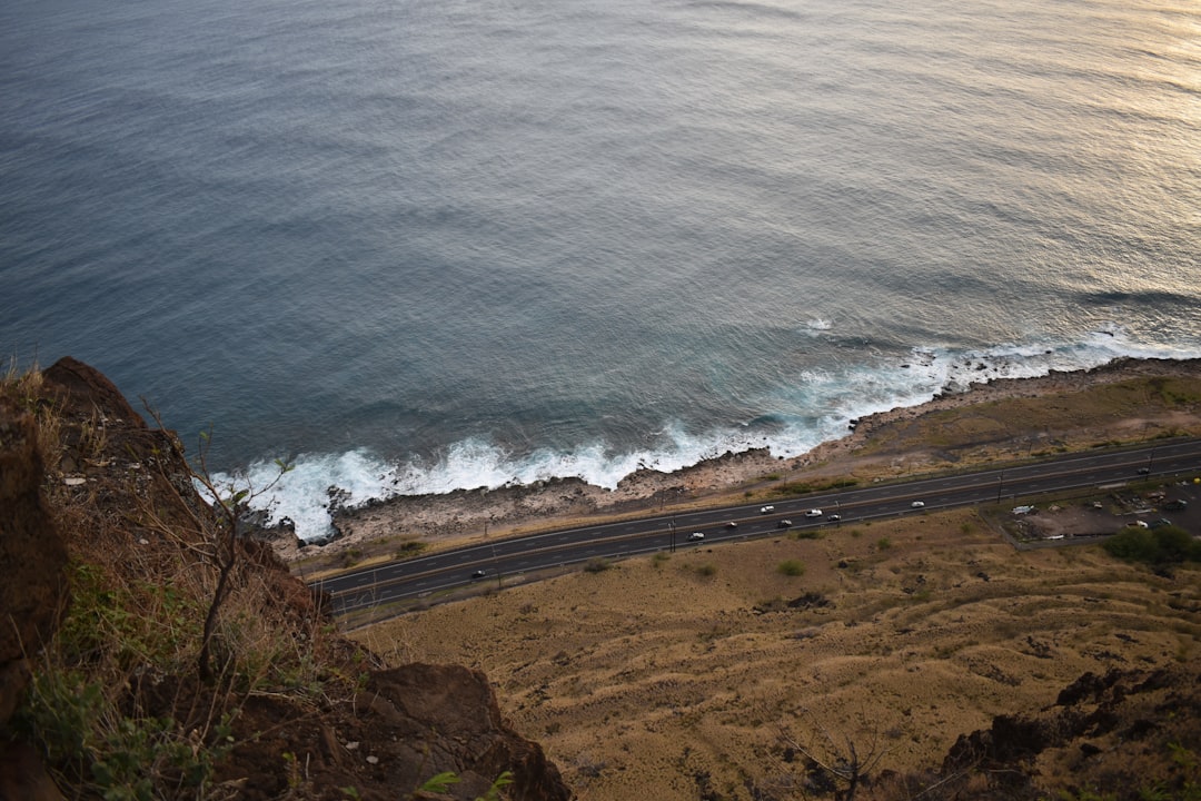 travelers stories about Cliff in Oʻahu, United States
