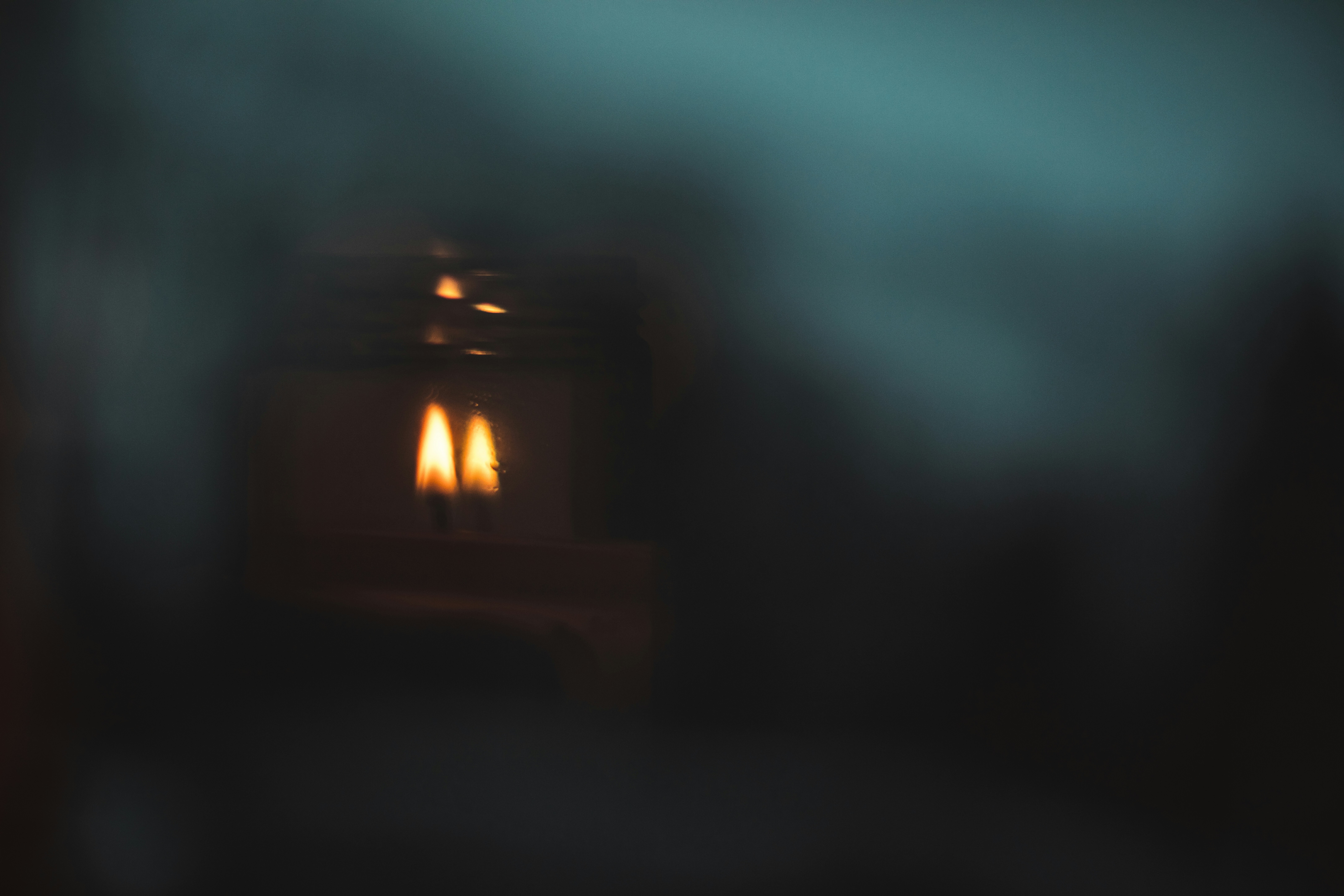 Photo by worldsbetweenlines