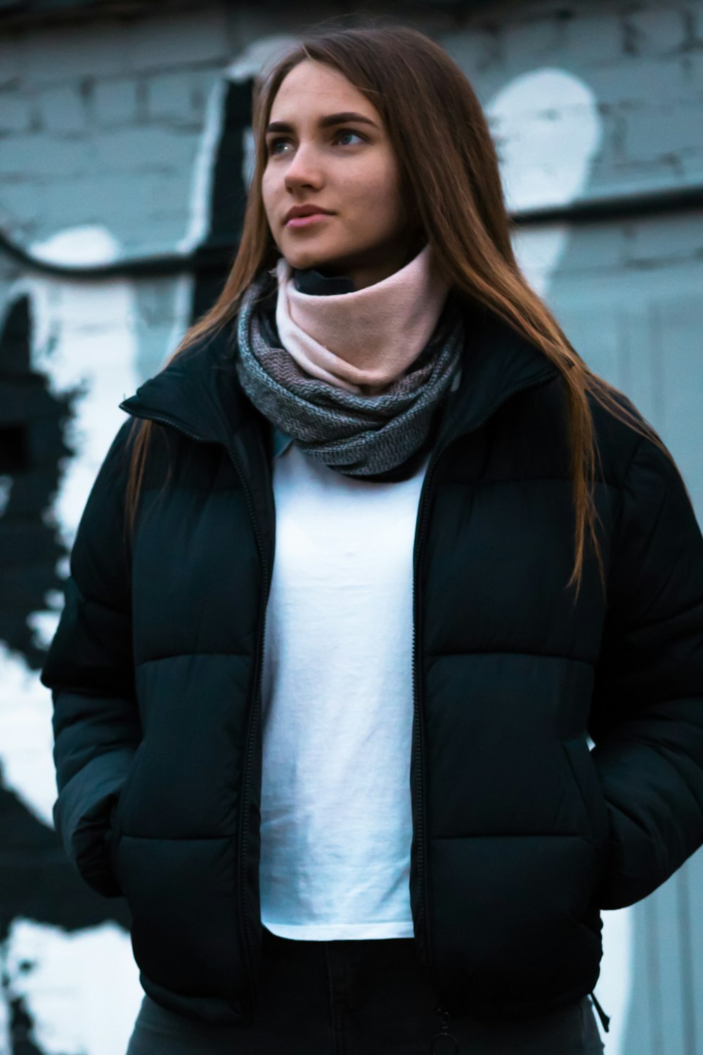 Visible actualizar Oponerse a Foto Mujer con chaqueta negra y camisa blanca – Imagen Ropa gratis en  Unsplash