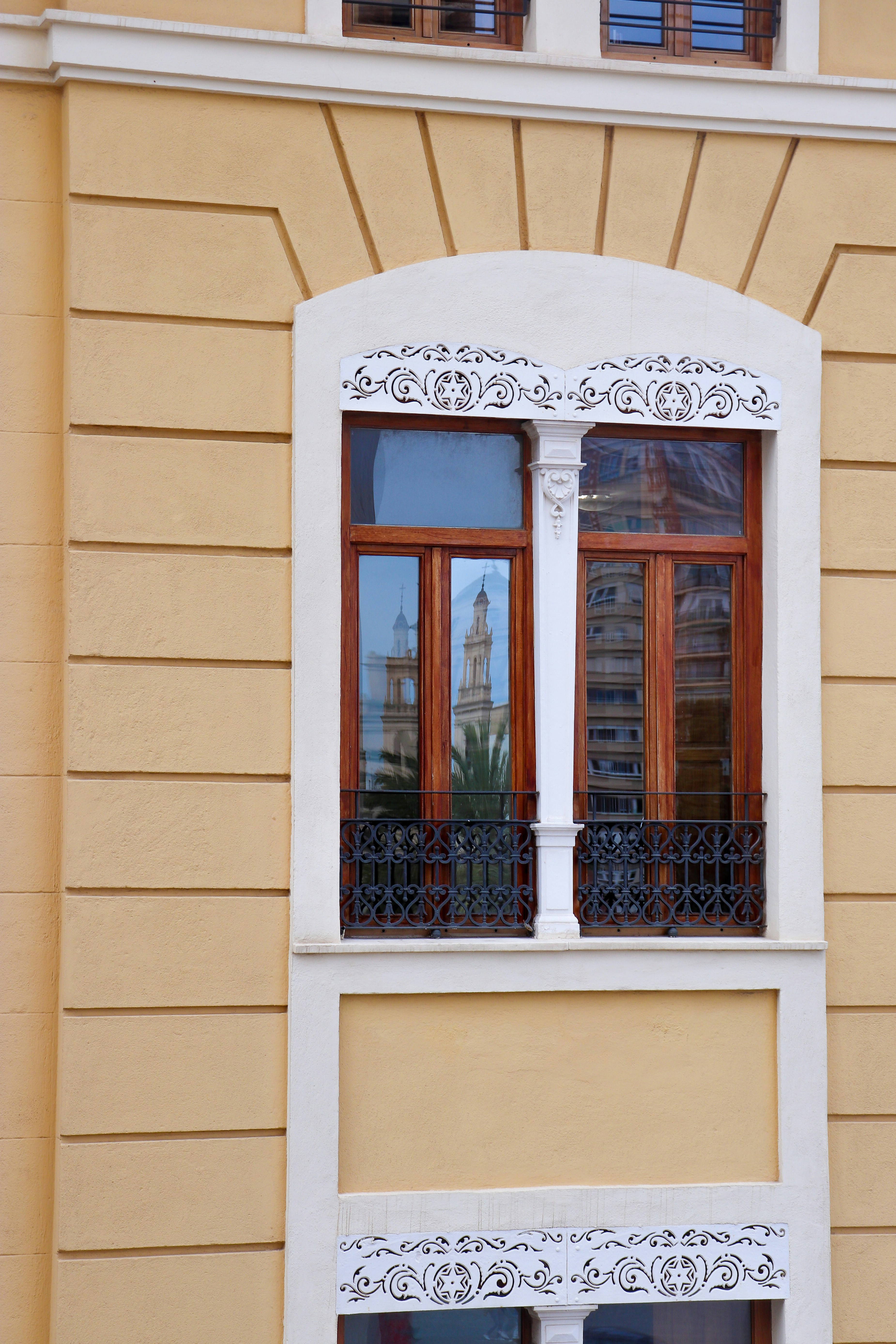 Valencia windows