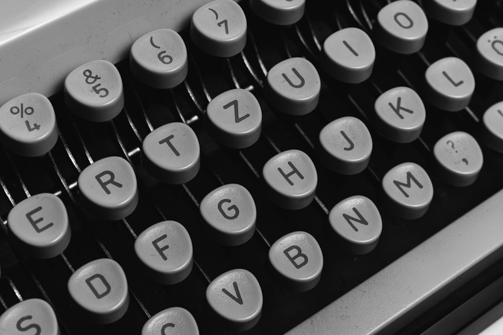 black and white computer keyboard