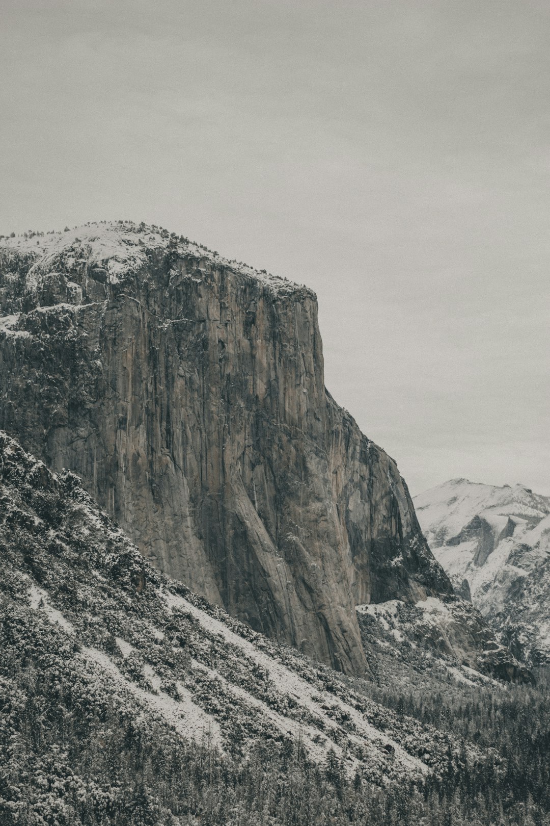 brown rocky mountain during daytime