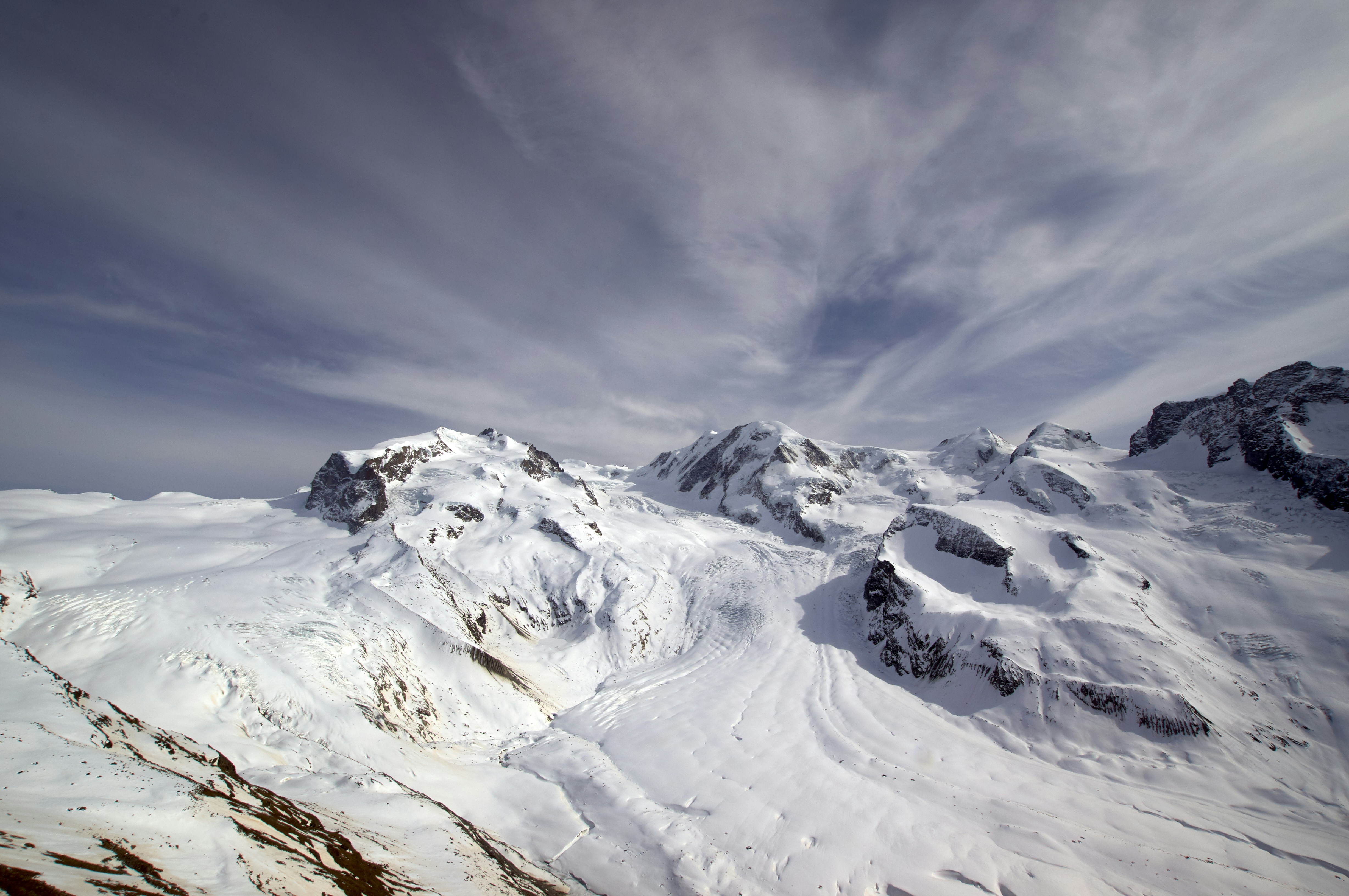 Photographie à vol d'oiseau de la montagne enneigée photo – Image gratuite  de Texture sur Unsplash, image size:3000x1993