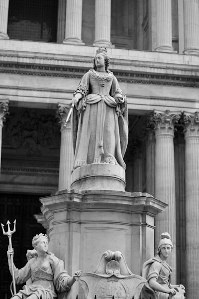 St. Paul's Cathedral - Statue - Des de Entrance, United Kingdom