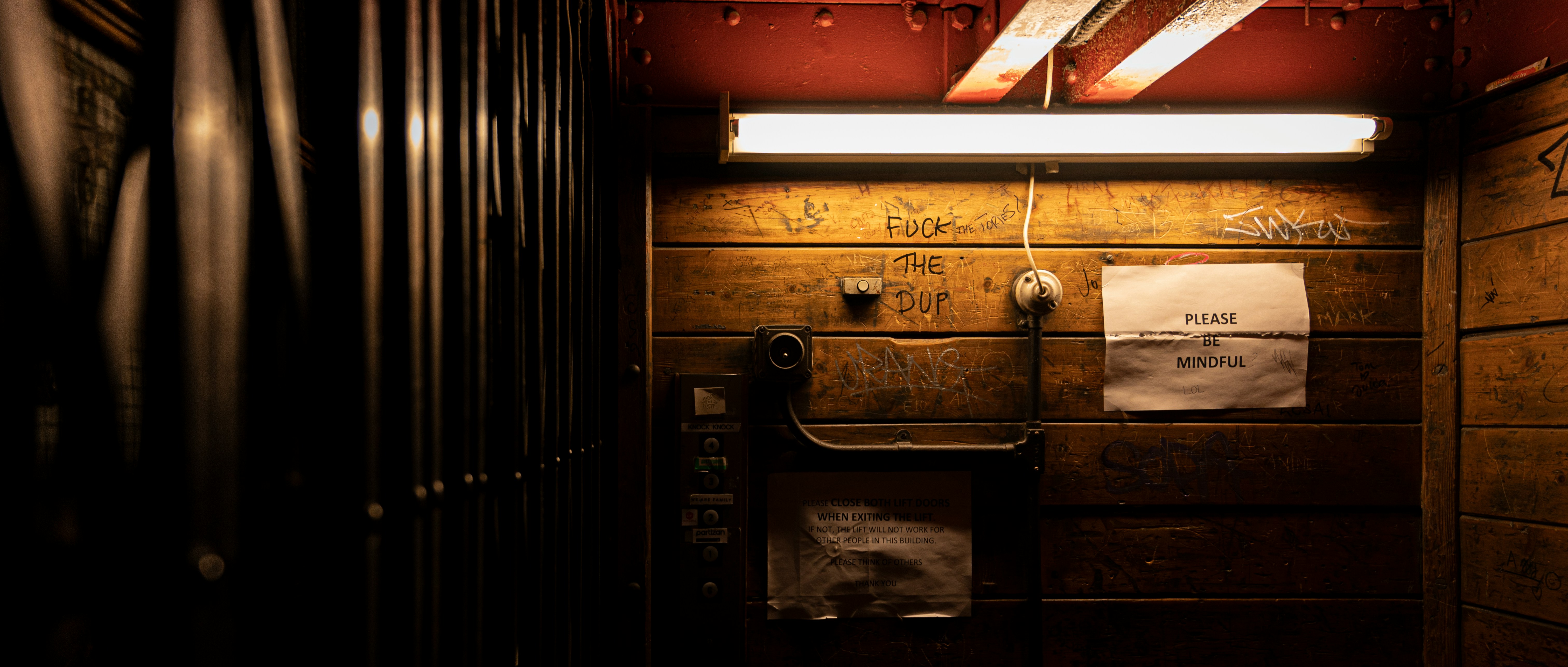 Warm Lines: The Independent Phone Operators Turning Late-Night Loneliness Into Something Real