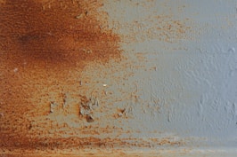 brown and white concrete wall