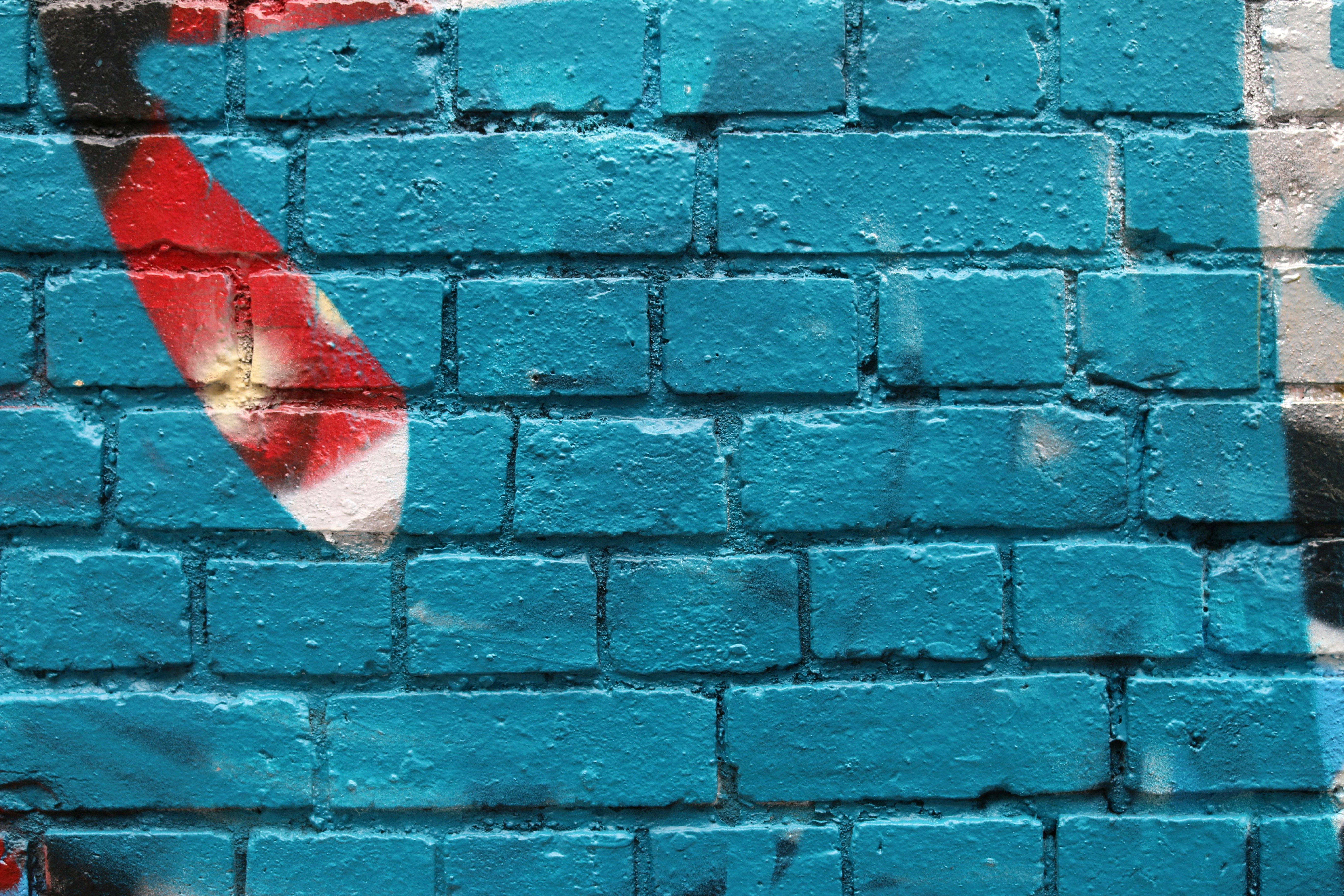 D?�coration murale coeur rouge et blanc photo �?? Photo Bleu Gratuite sur Unsplash