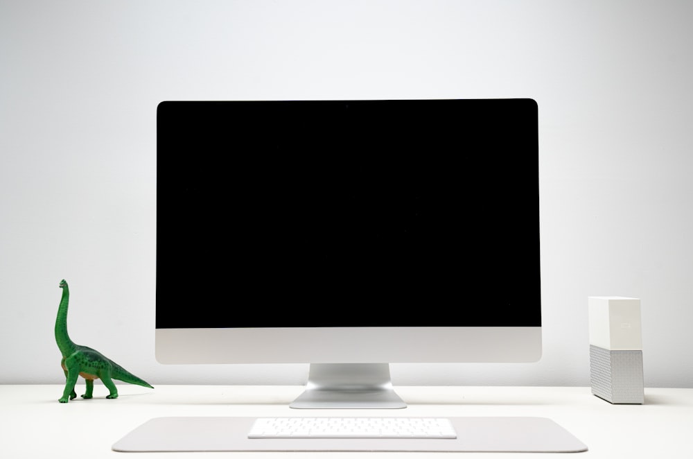ordenador portátil en blanco y negro