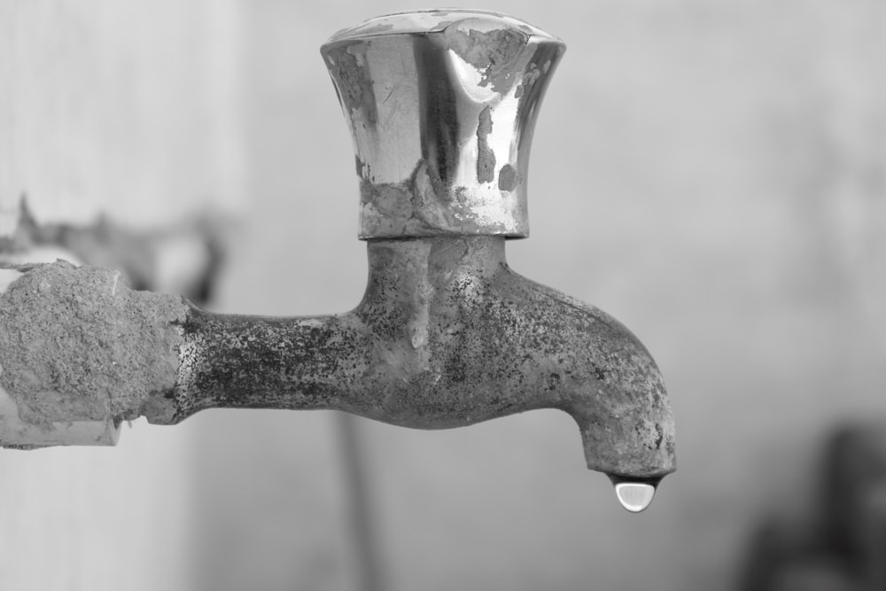 robinet qui coule économiser de l'eau