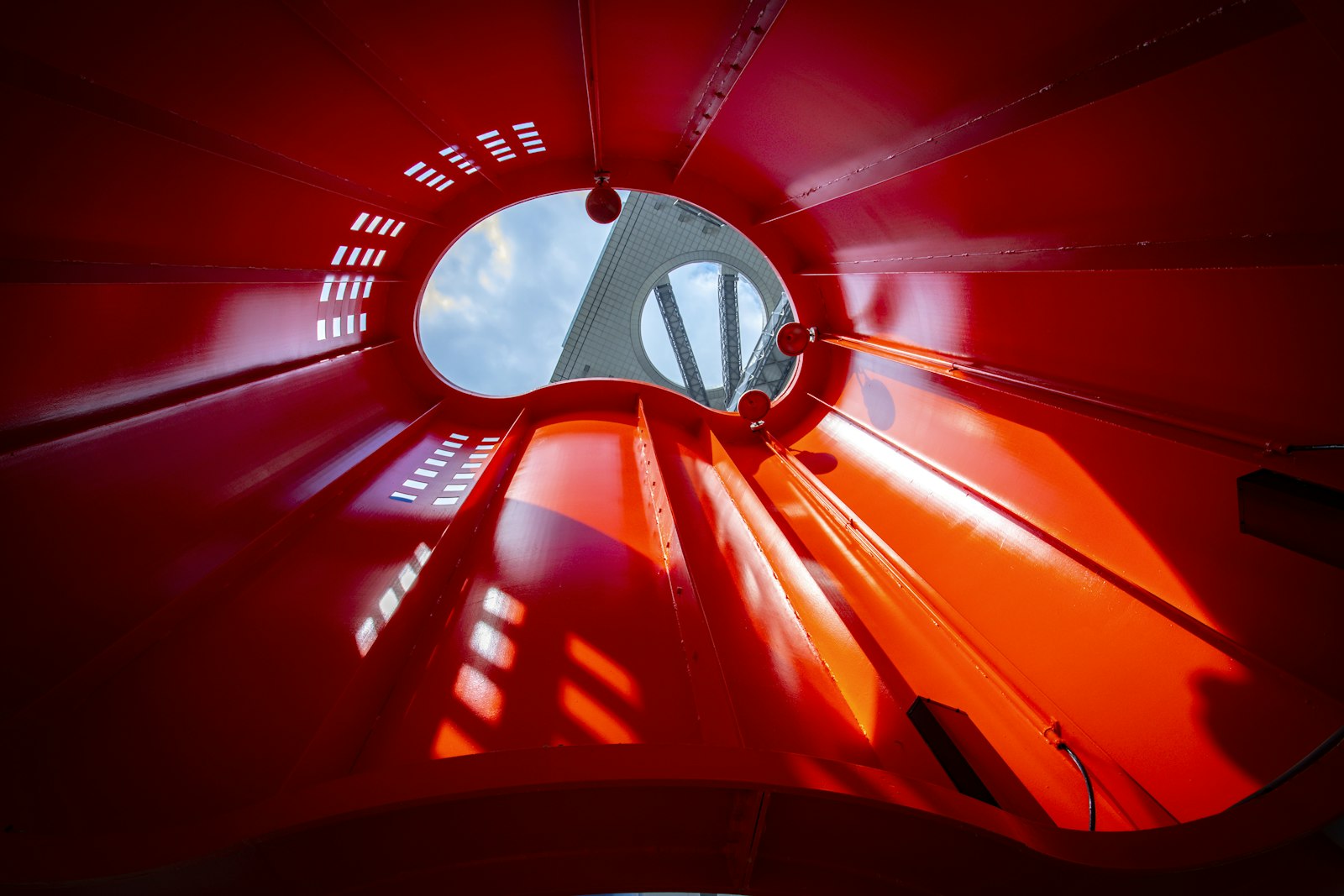Canon EF 17-40mm F4L USM sample photo. Red and white ceiling photography