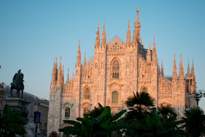 Duomo di Milano - Aus Front Street, Italy