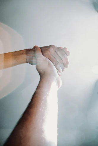 A friendly service provider assisting a customer, symbolizing trusted support and services.