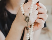 Do You Struggle with the Rosary? St. Therese Did Too