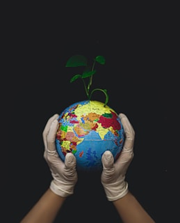 the world is in our hands! #DeLosSantoesCleaningWay #TheRightWay