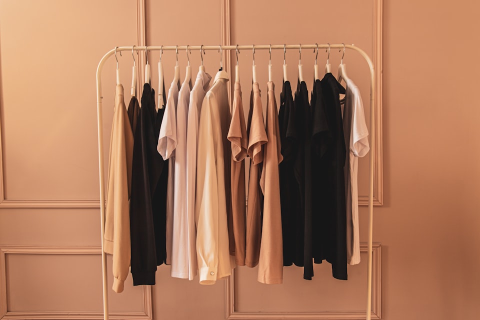how to curate a capsule wardrobe