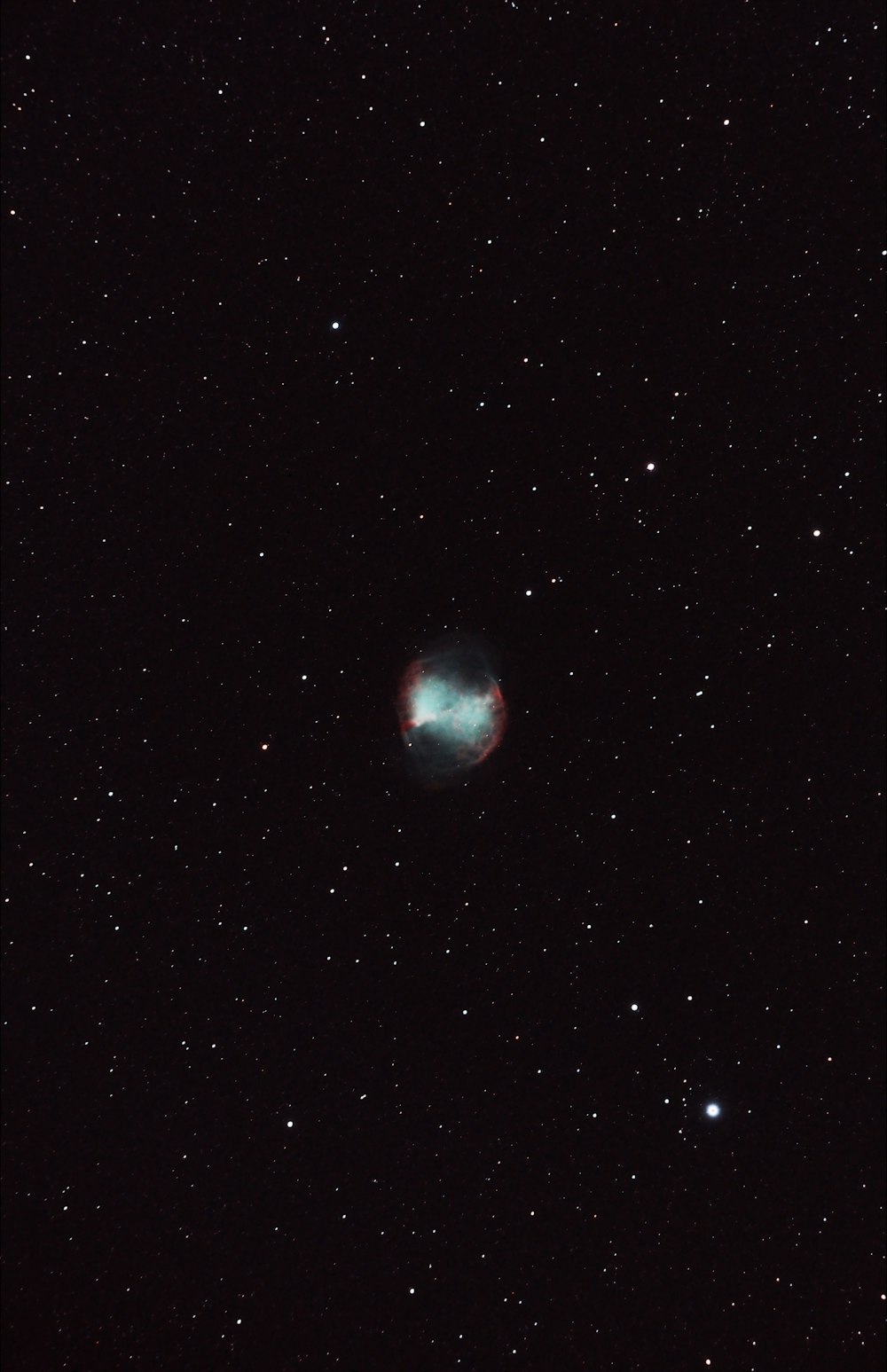 pianeta blu e verde nel cielo