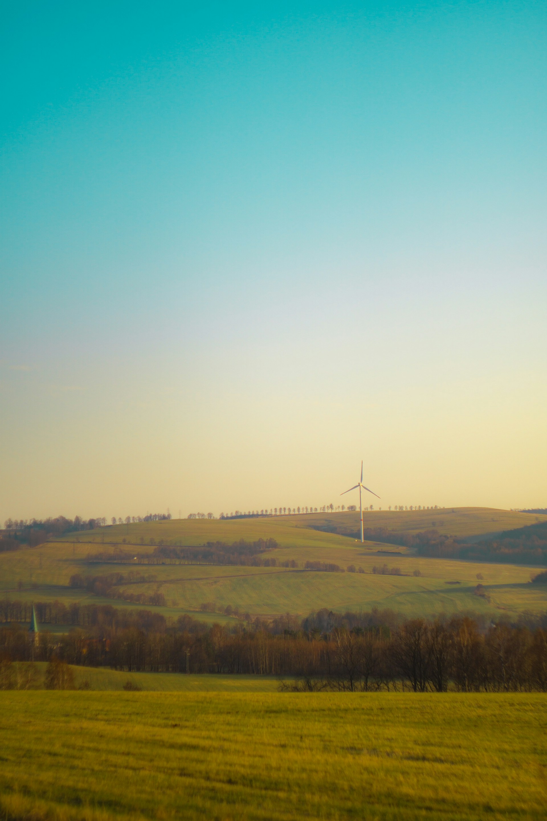 gray computer monitor