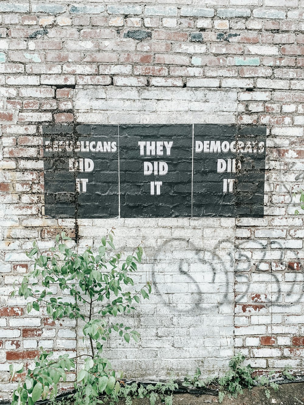 black and white wall bricks