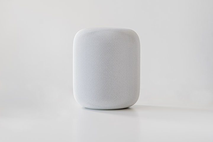 Scopri il nuovo HomePod di Apple: l'altoparlante intelligente che ti farà vivere un'esperienza audio senza precedenti!