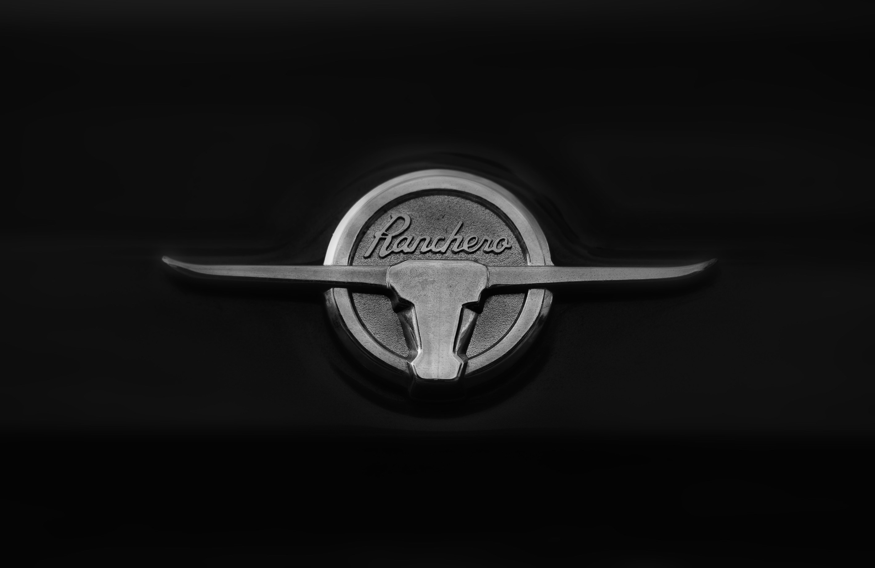 ランボルギーニのエンブレムの写真 Unsplashで見つけるグレーの無料写真