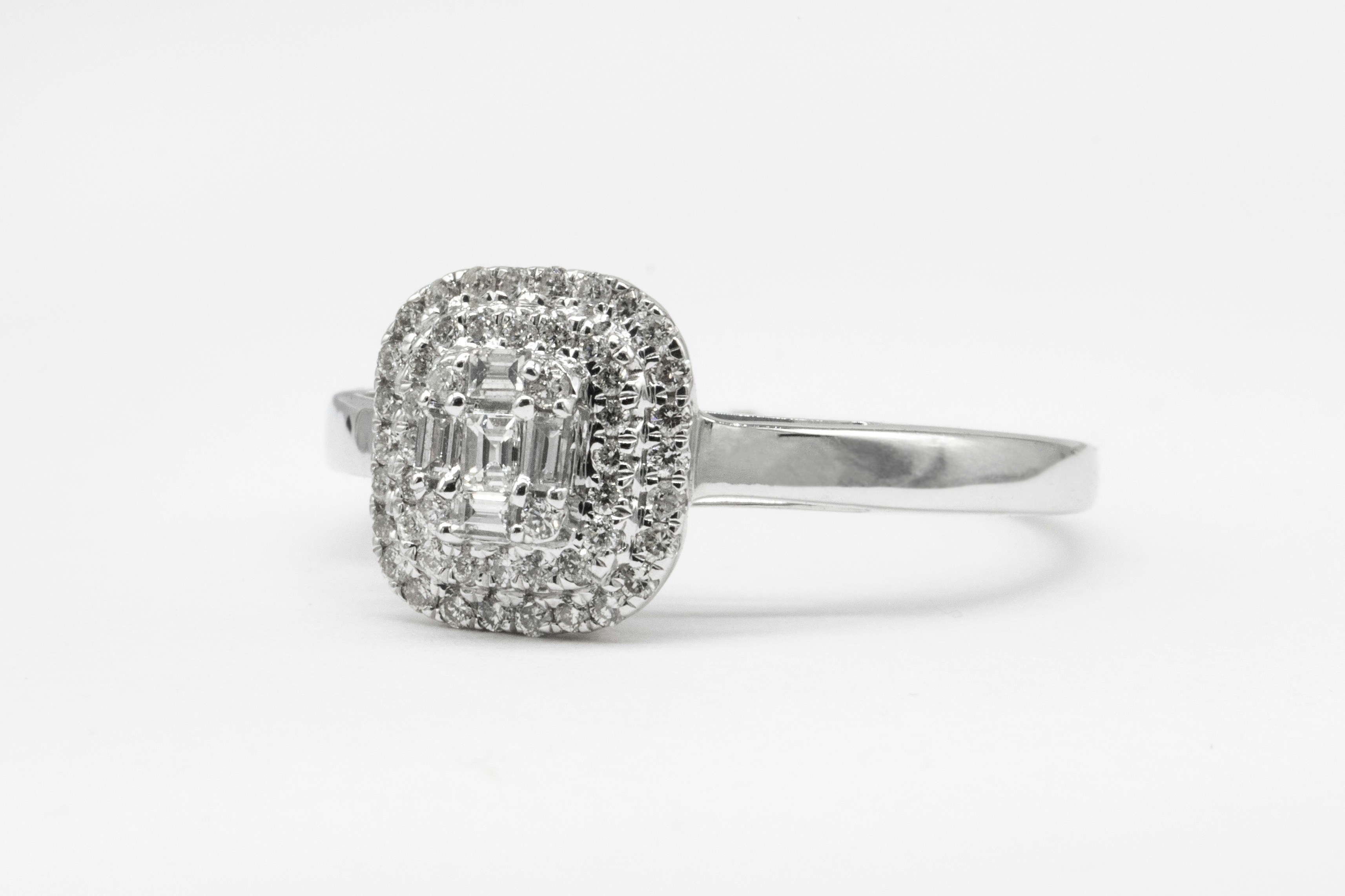 Multi-stone diamond ring