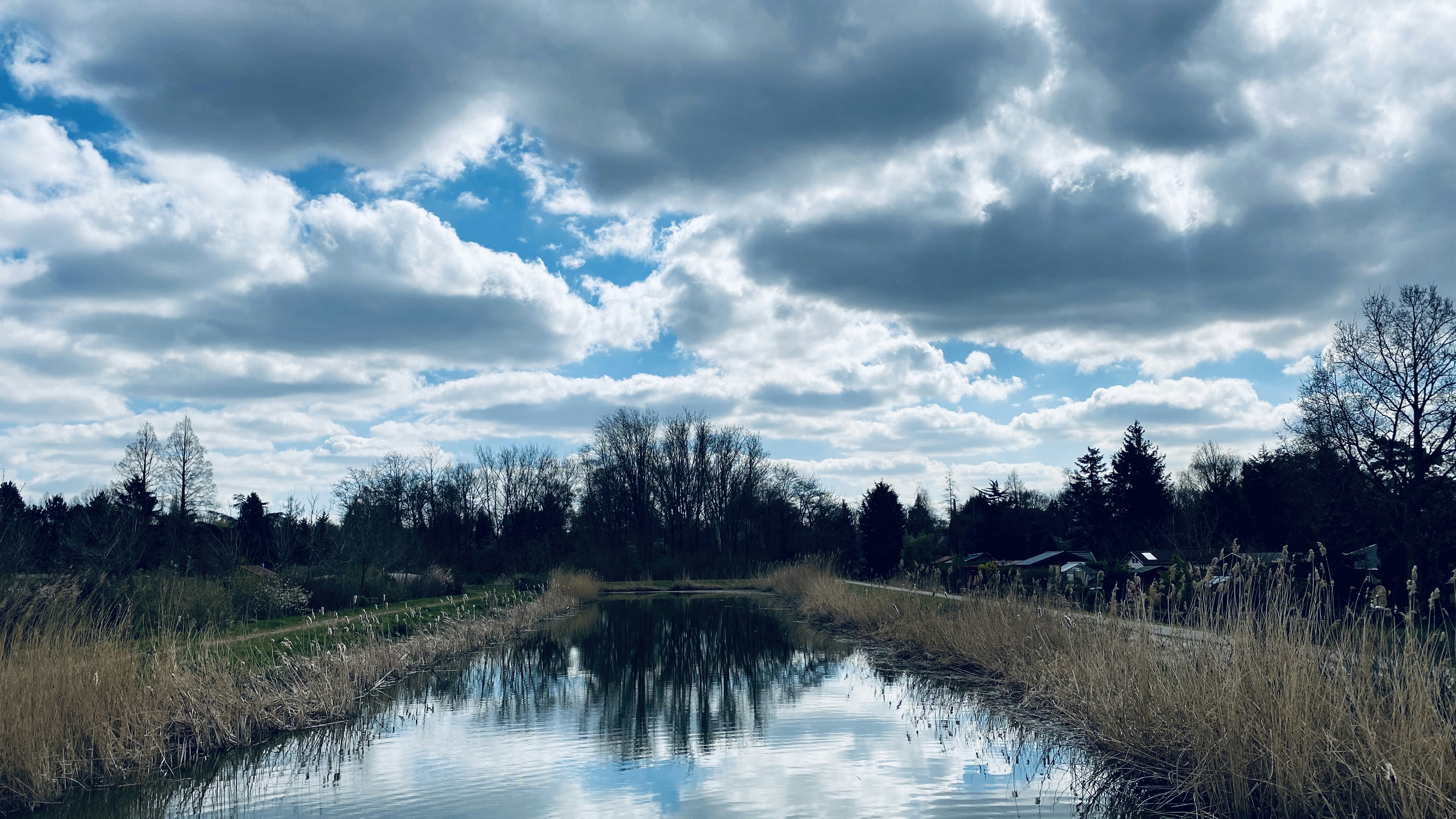 Photo by maartenscheer