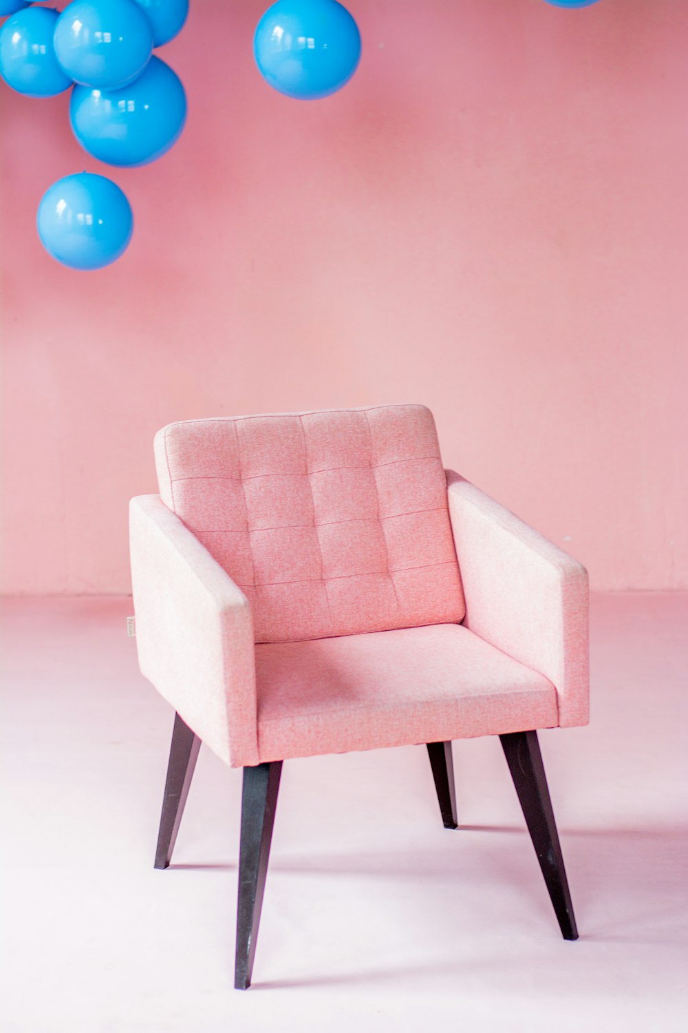 Koszt wymiany tapicerki krzesła - Poradnik | Abra Meble