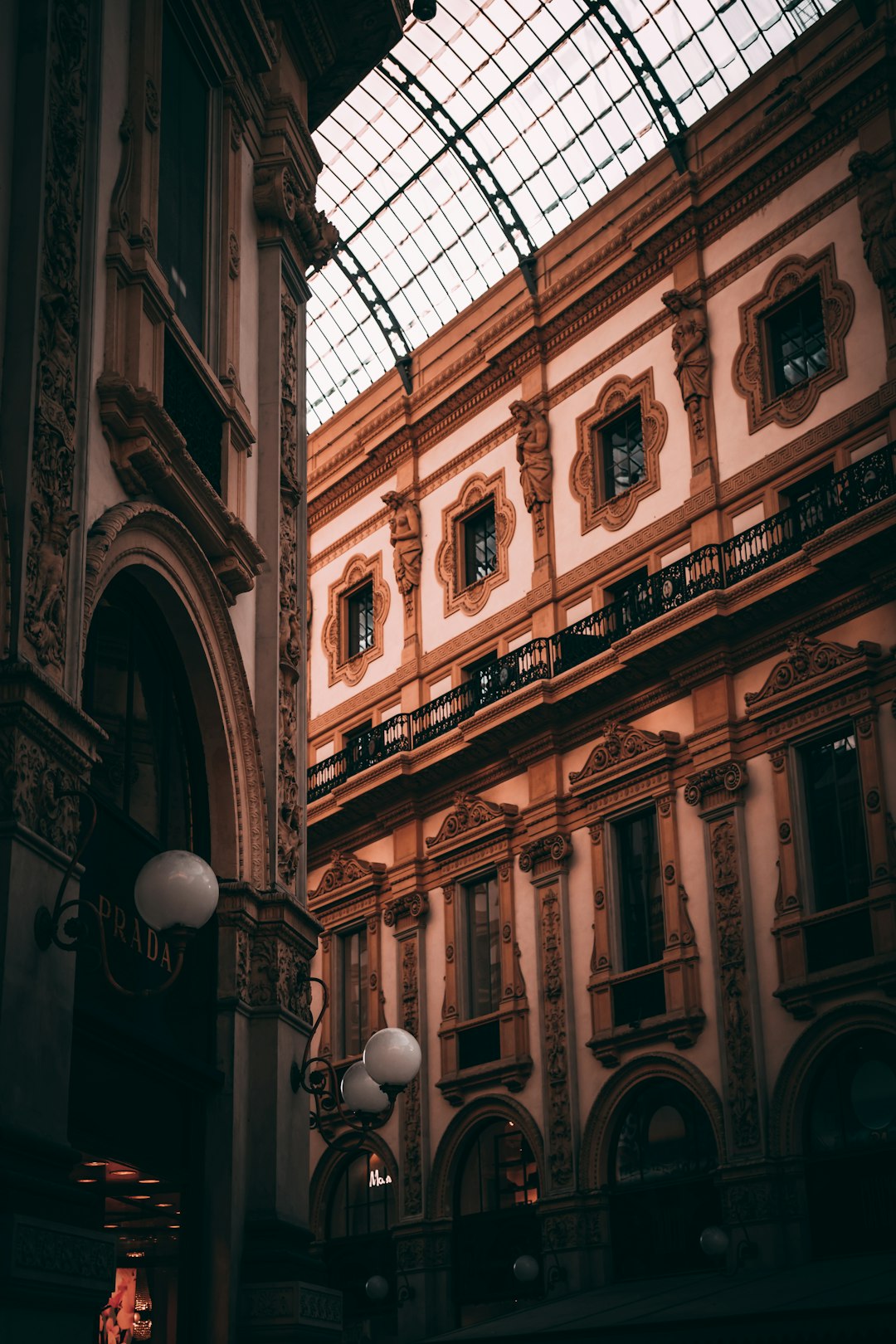 Basilica photo spot Milano Galleria Vittorio Emanuele II