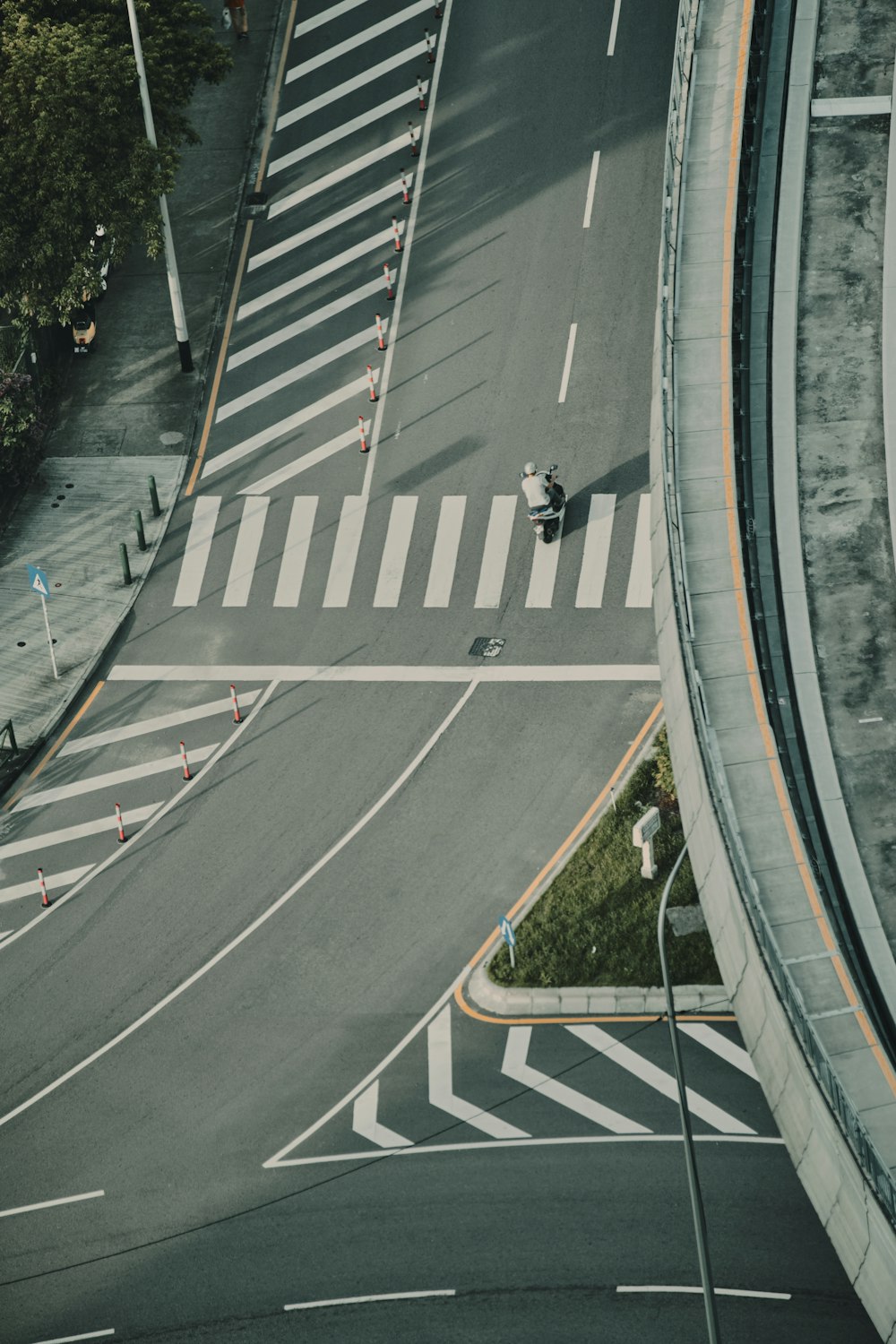 aerial view of cars on road during daytime