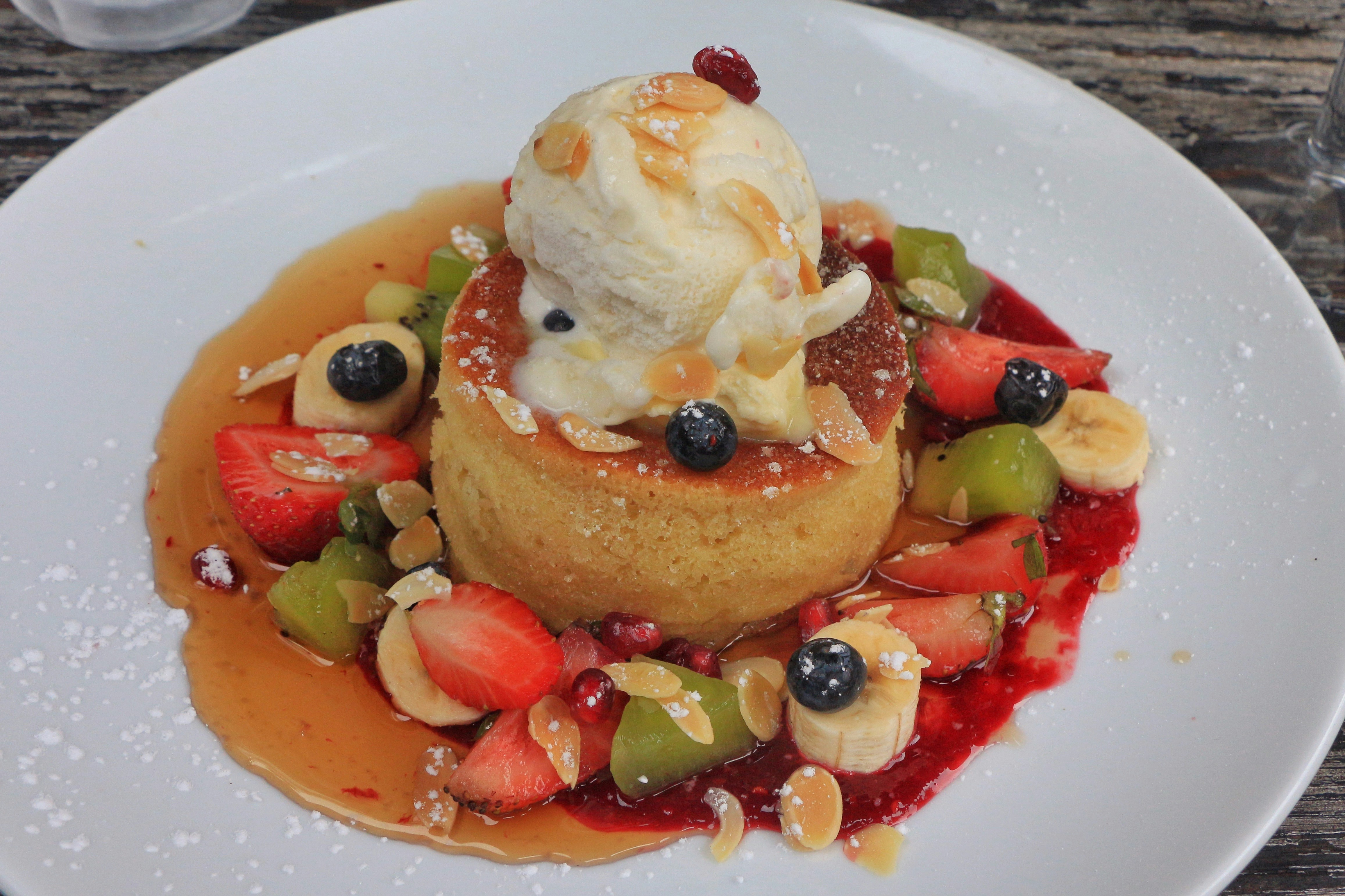 Pudding with fruit and ice cream