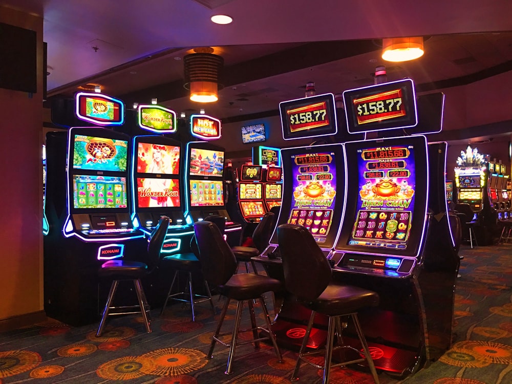 máquina de jogo arcade preto e azul