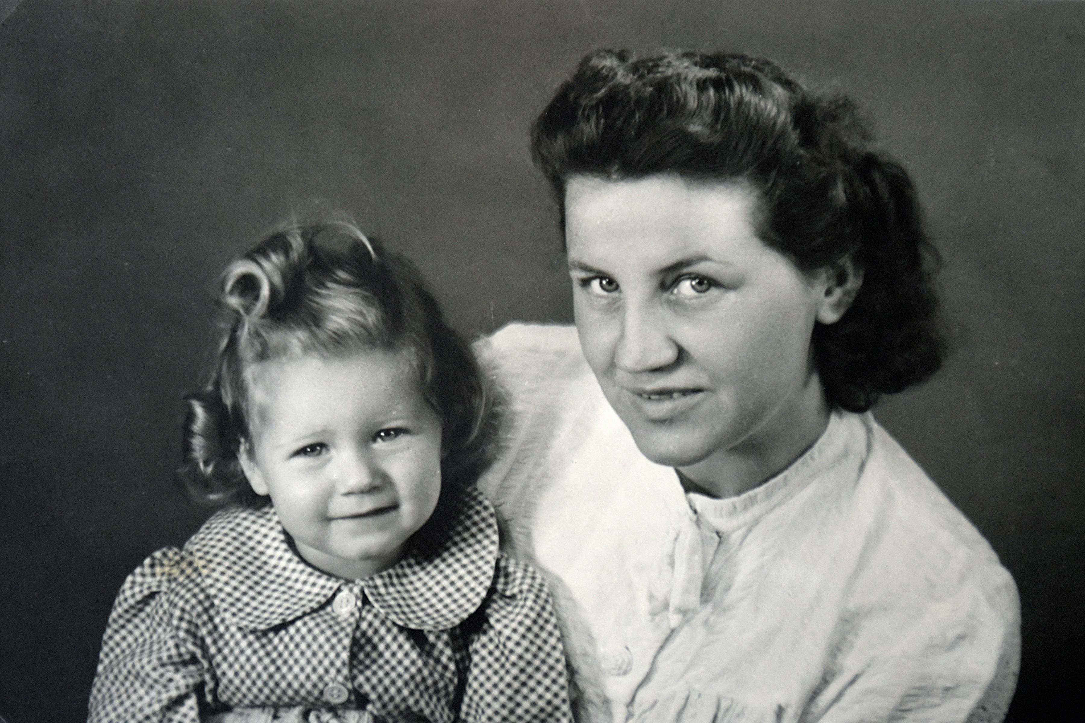 Mother and child portrait 1946