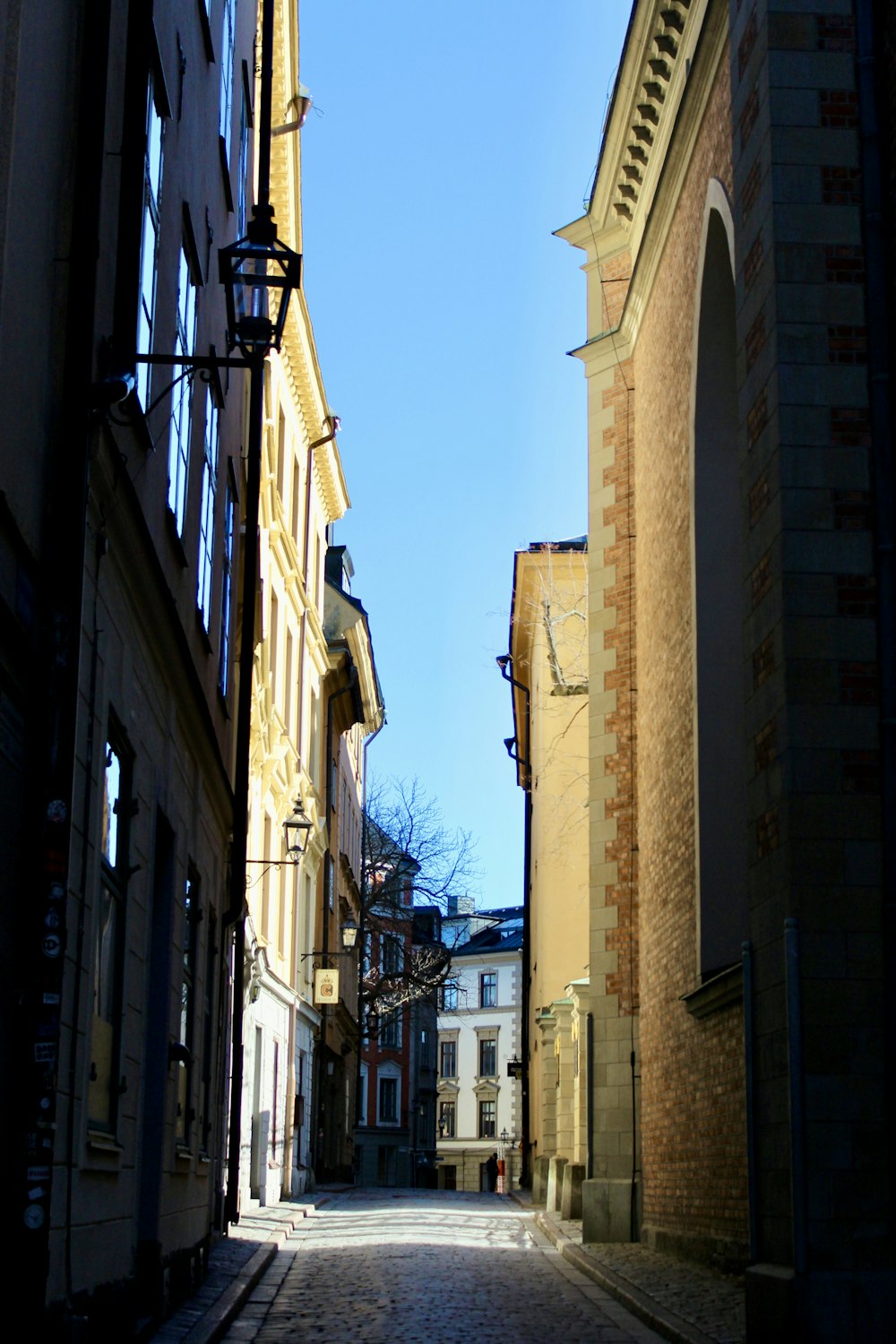 brown concrete building during daytime