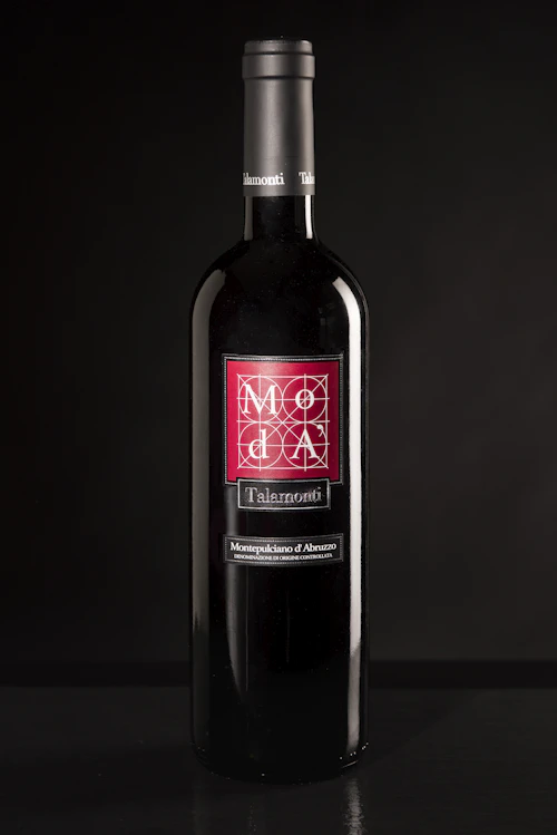Sticlă de vin roșu premium Fetească Neagră