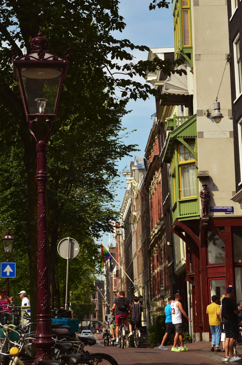 red and white street light