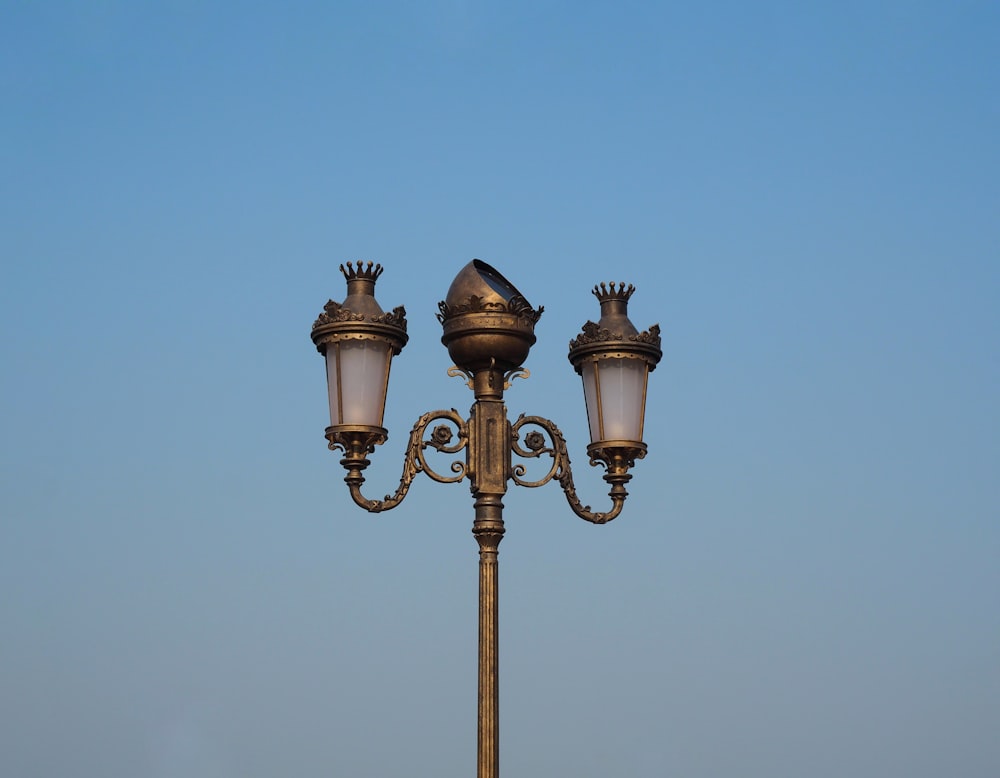 black and white street lamp