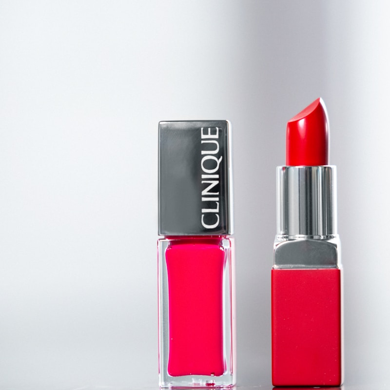 أحمر شفاه مخملي