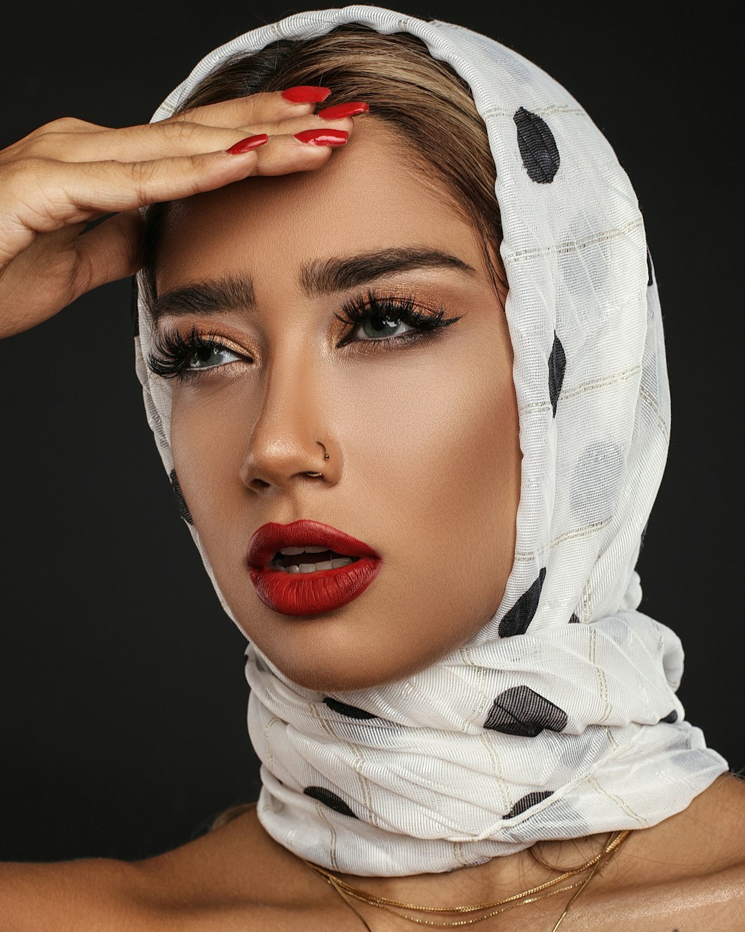 woman in white and black hijab