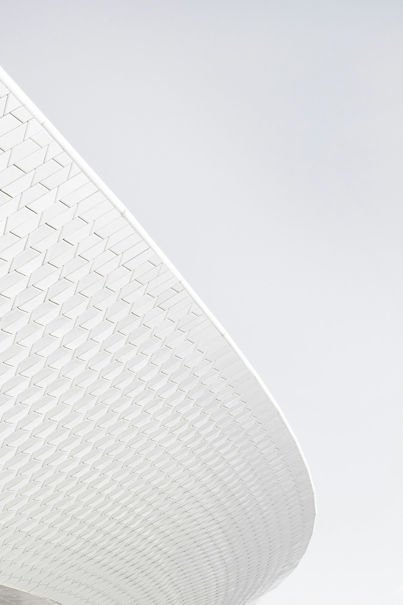 MAAT Pavilion — curved white cultural architecture, Lisbon