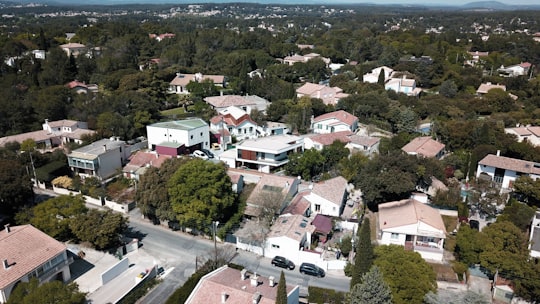 photo of Castelnau-le-Lez Town near Jardin De La Fontaine