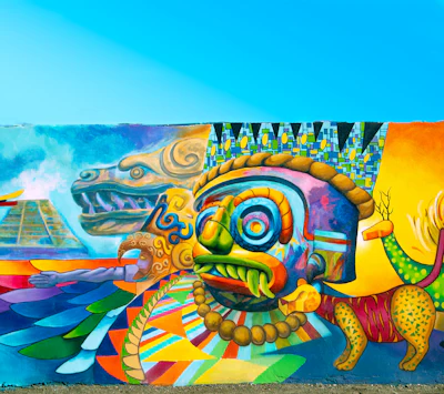 DJ en vivo creando ambiente musical en Memo Licores