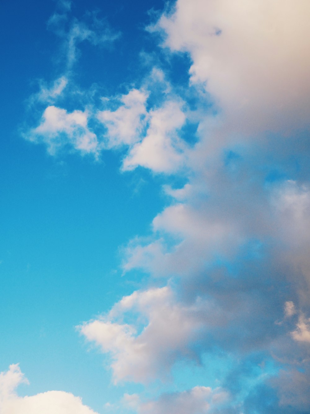 white clouds and blue sky during daytime