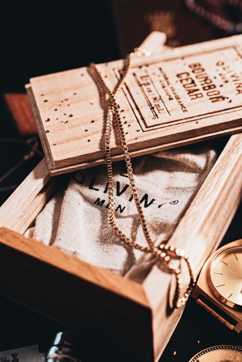 Photo 1586701432690 A6fcf4ae104a?q=85&w=700&h=730&fit=crop