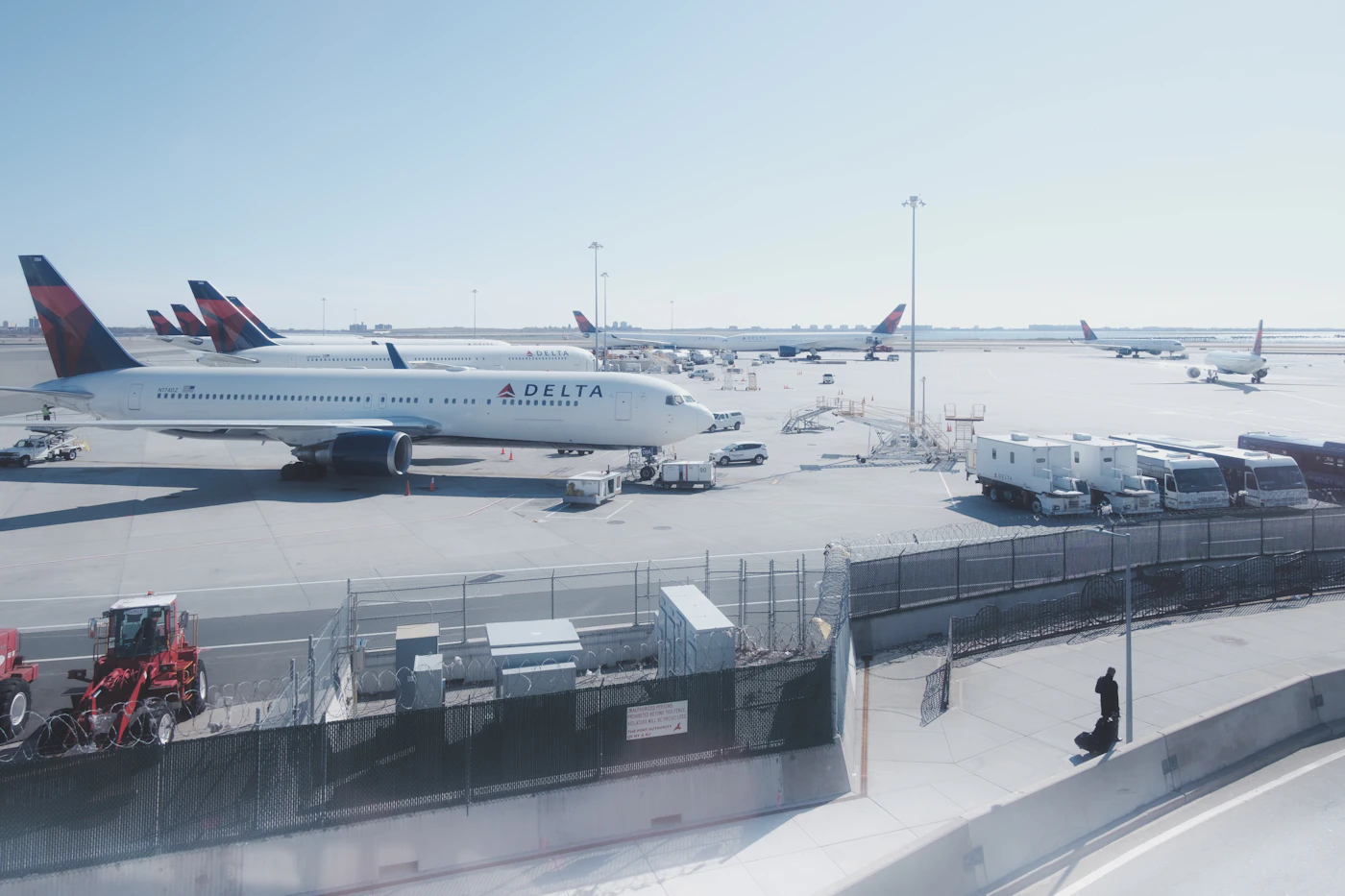 London to New York flight from Heathrow Airport terminal - Photo from Unsplash