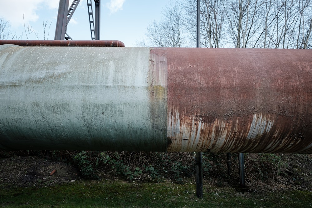 gray and brown metal tank