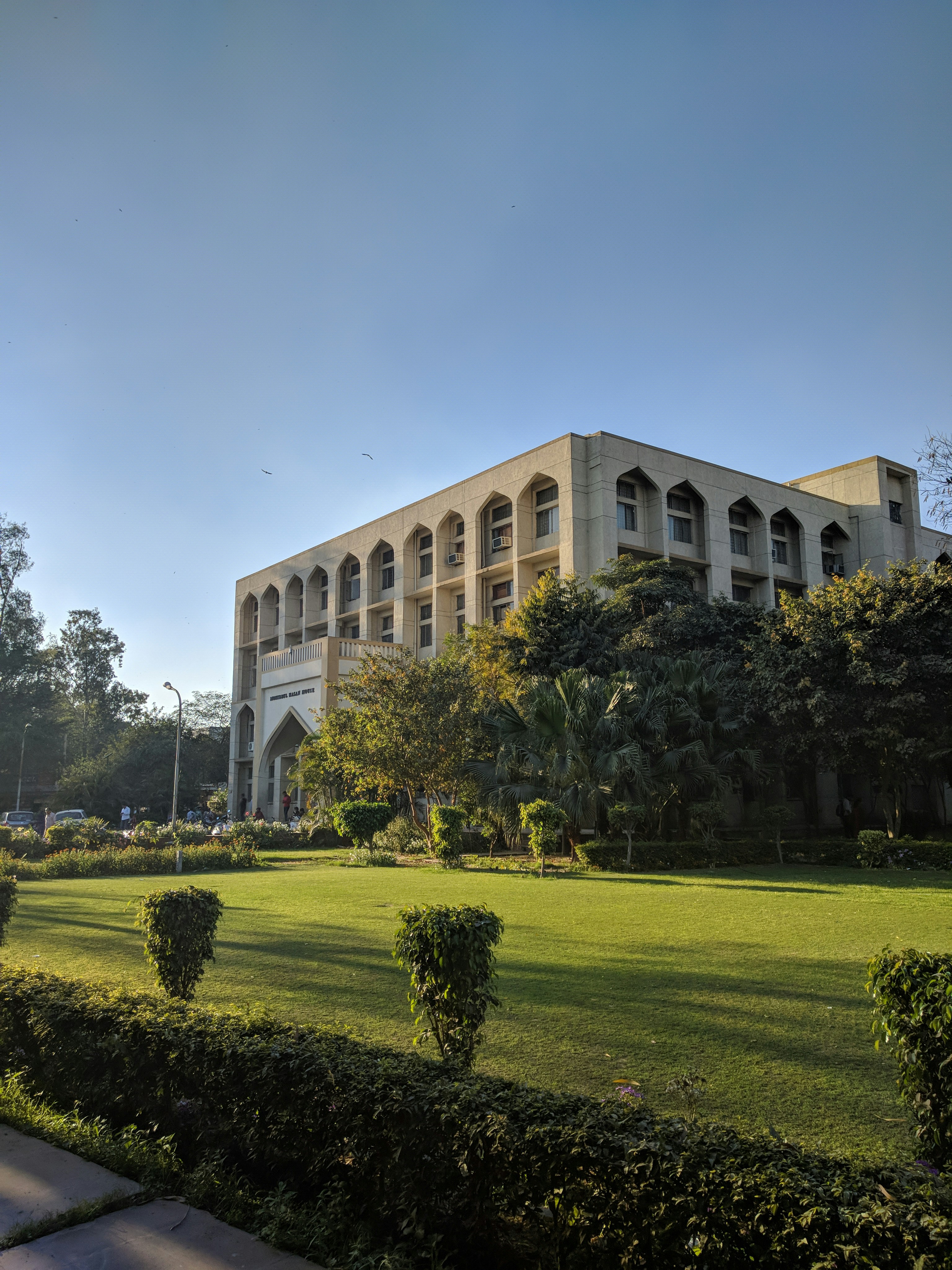 Campus of a top institute offering AI courses in India